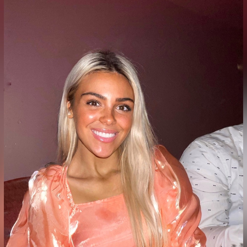 Meet your Posher, Tayler